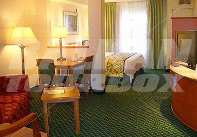почивка в Fairfield Inn & Suites by Marriott Kansas City North Near Worlds of Fun