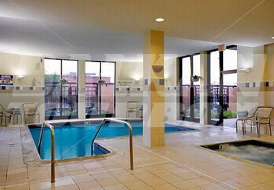 почивка в Courtyard by Marriott Boston-South Boston