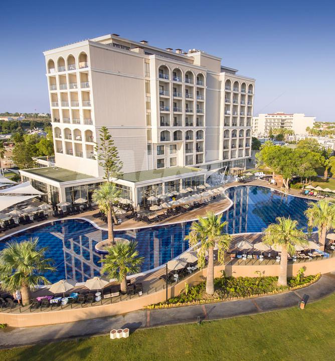 holiday in  The Roxy Luxury Moon - ex. Aurum Moon