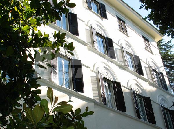 почивка в  Aldrovandi Villa Borghese