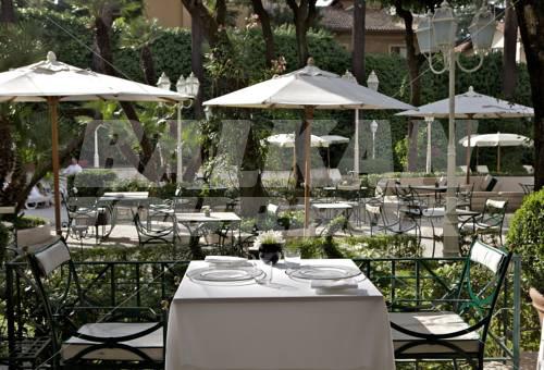 почивка в Aldrovandi Villa Borghese