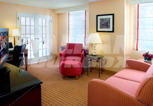 почивка в New York Marriott East Side