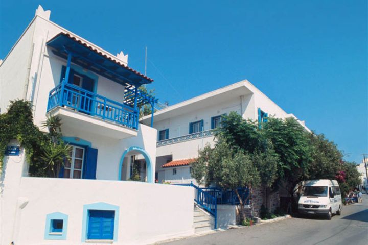 почивка в  Barbouni Hotel and Studios