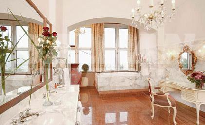 holiday in Schloss Monchstein