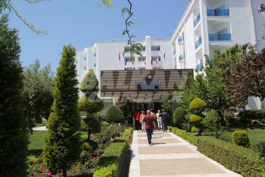 почивка в Le Bleu Hotel and Spa