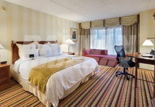 почивка в Renaissance by Marriott Philadelphia Airport