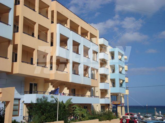 holiday in Lefkoniko Bay