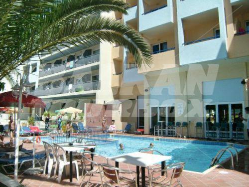 holiday in Lefkoniko Bay