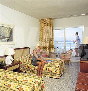 почивка в H10 Salou Princess