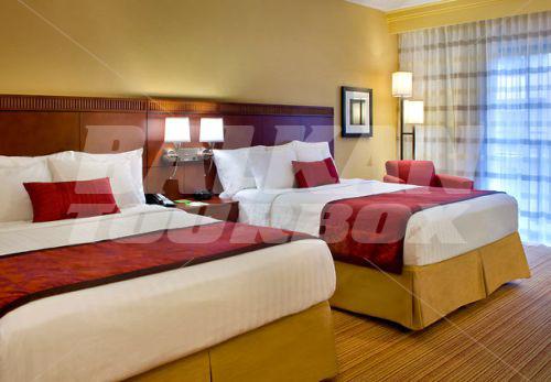 почивка в Courtyard by Marriott Syracuse Carrier Circle