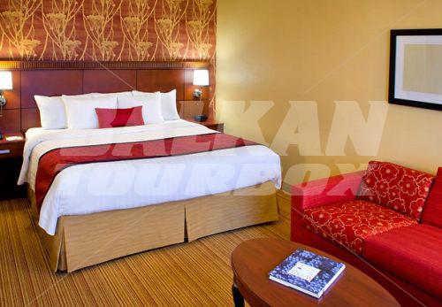 почивка в Courtyard by Marriott Syracuse Carrier Circle