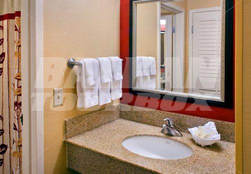 почивка в Courtyard by Marriott Syracuse Carrier Circle