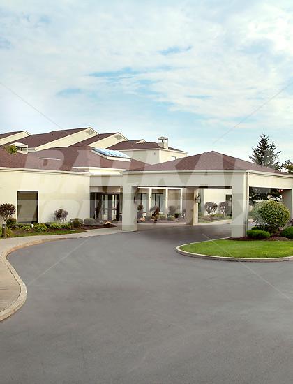 почивка в Courtyard by Marriott Syracuse Carrier Circle