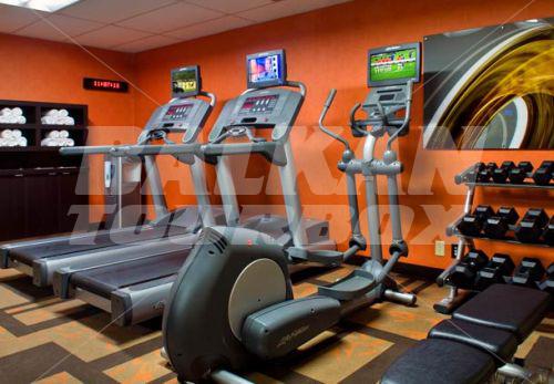 почивка в Courtyard by Marriott Syracuse Carrier Circle