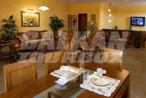 holiday in Villa Maria Revas