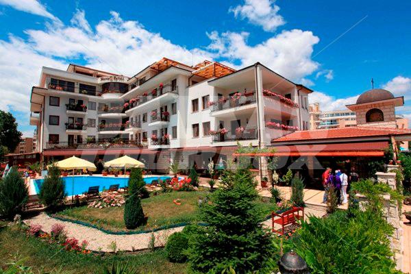holiday in Villa Maria Revas