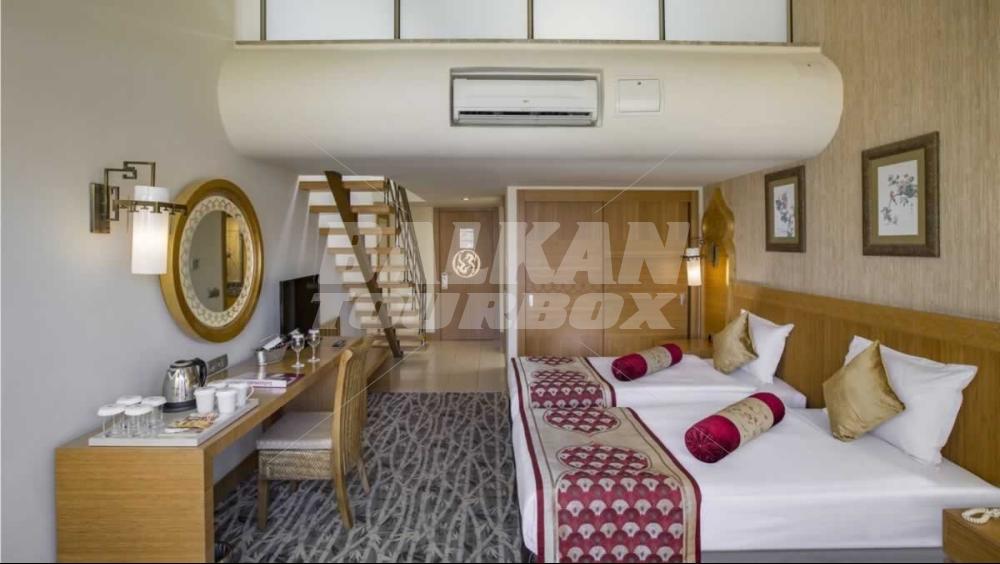 holiday in Royal Dragon