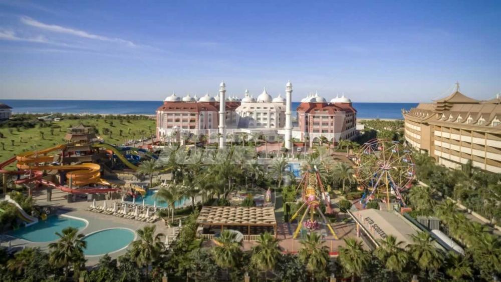 holiday in Royal Dragon
