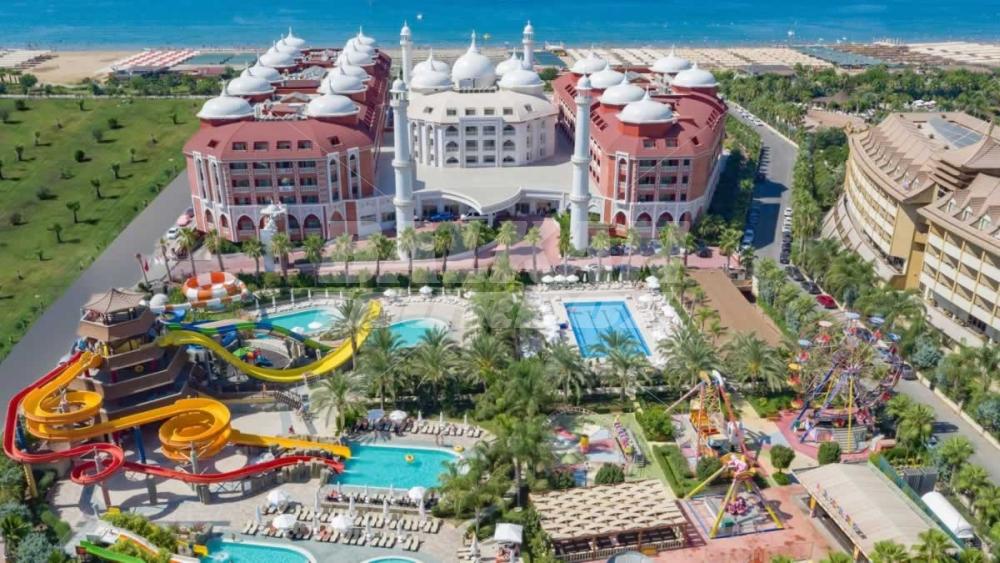 holiday in Royal Dragon