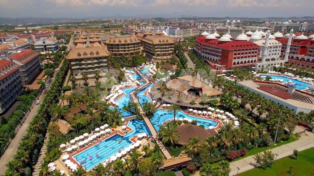 holiday in Royal Dragon