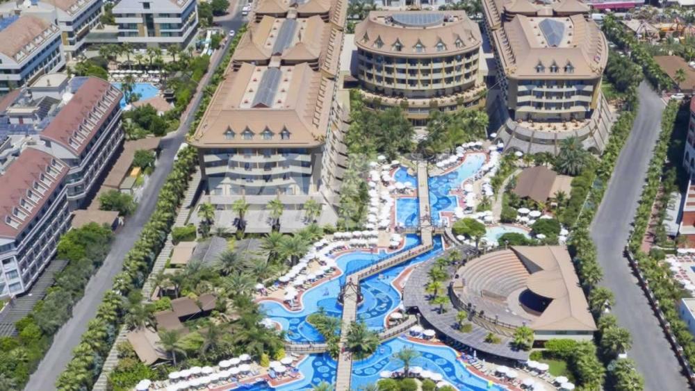 holiday in Royal Dragon