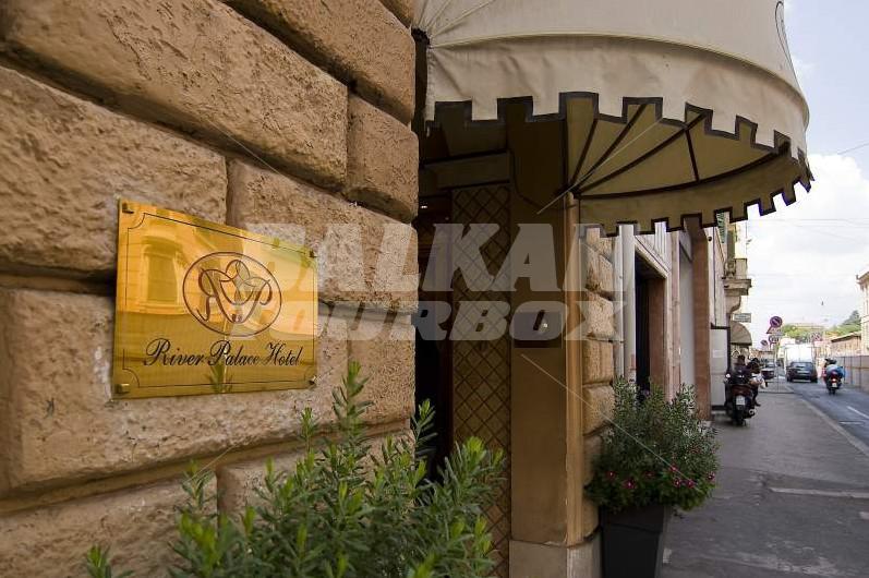 почивка в  River Palace