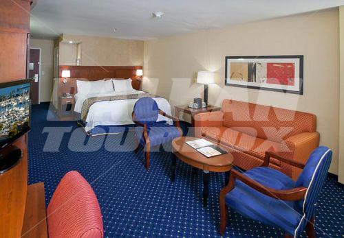 почивка в Courtyard by Marriott Ontario Rancho Cucamonga
