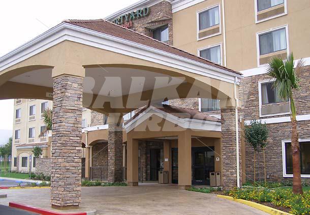 почивка в Courtyard by Marriott Ontario Rancho Cucamonga