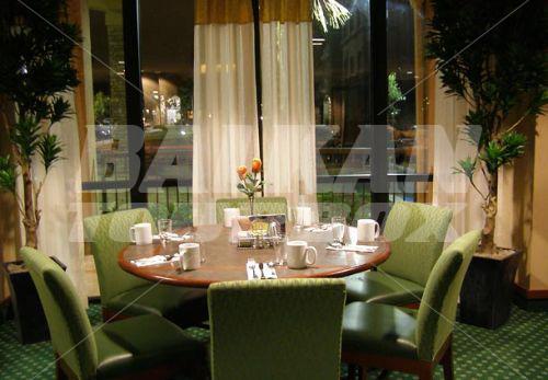 почивка в Courtyard by Marriott Ontario Rancho Cucamonga