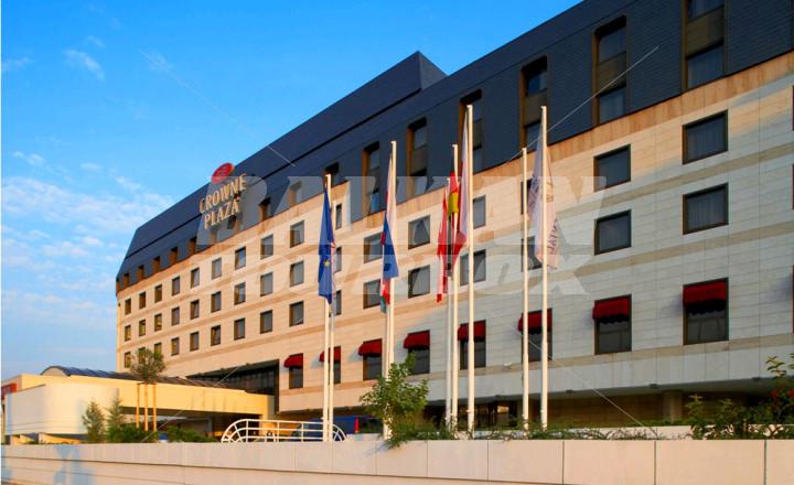 holiday in Crowne Plaza