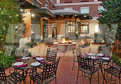 почивка в Courtyard by Marriott Little Rock Downtown