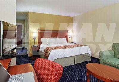 почивка в Courtyard by Marriott Little Rock Downtown