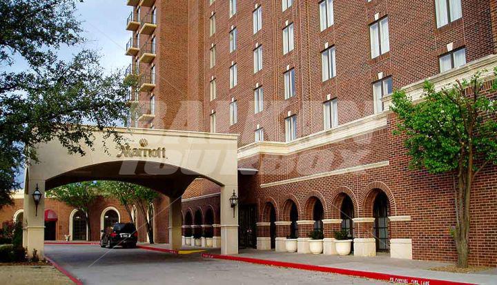 почивка в  Waterford Marriott