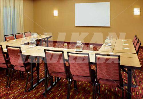 почивка в Courtyard by Marriott St. Louis Creve Coeur