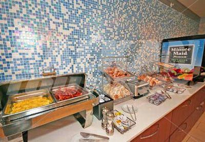 почивка в SpringHill Suites by Marriott Charleston North