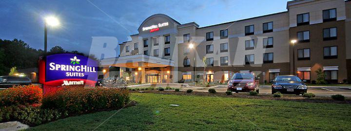 почивка в  SpringHill Suites by Marriott Charleston North