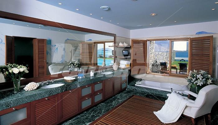 holiday in Grand Resort Lagonissi