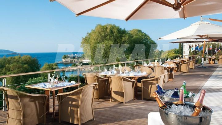holiday in Grand Resort Lagonissi