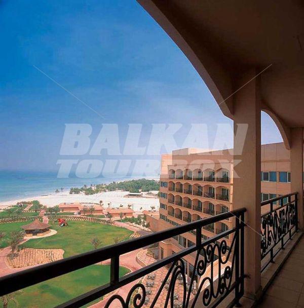 почивка в Danat Resort Jebel Dhanna