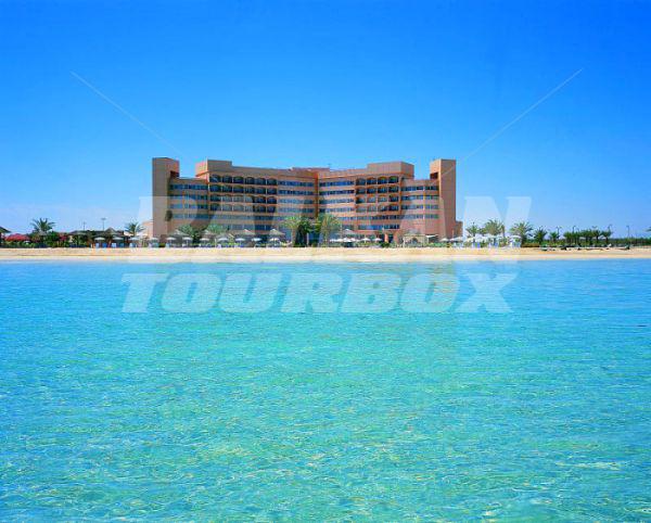 почивка в  Danat Resort Jebel Dhanna