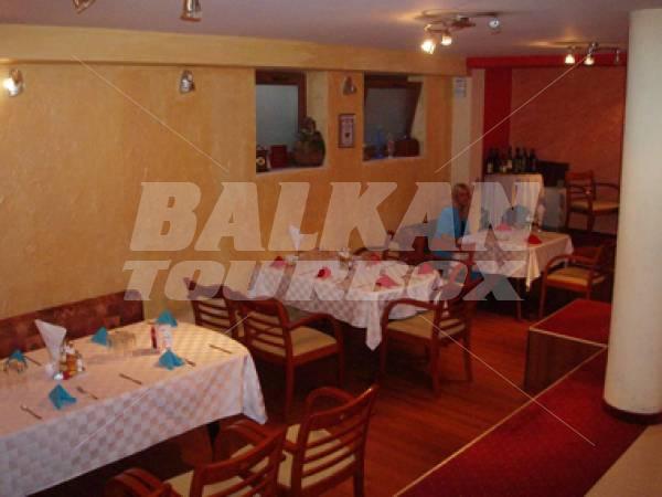 holiday in Feniks
