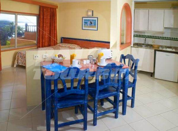 holiday in Hovima Jarrdin Caleta