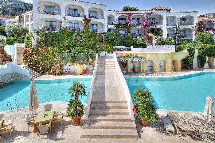 почивка в Grand Hotel Poltu Quatu