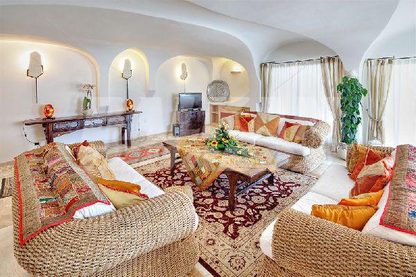 почивка в Grand Hotel Poltu Quatu