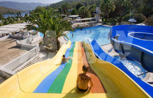 почивка в Crystal Green Bay Resort