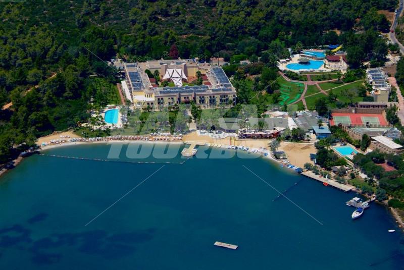 почивка в  Crystal Green Bay Resort