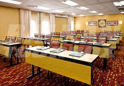 почивка в Courtyard by Marriott Albuquerque Airport