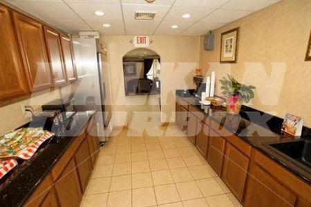 почивка в Best Western East Brunswick Inn
