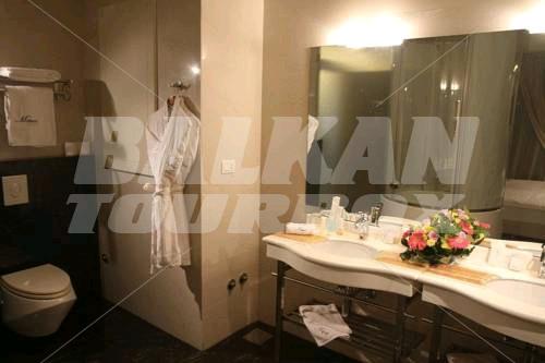 почивка в Midtown Hotel and Suites