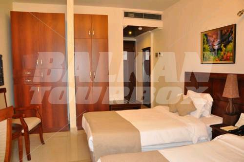почивка в Midtown Hotel and Suites